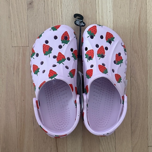 NWT - Crocs Baya Seasonal Printed Clog Ballerina Pink Strawberry M4/W6 - Picture 6 of 6
